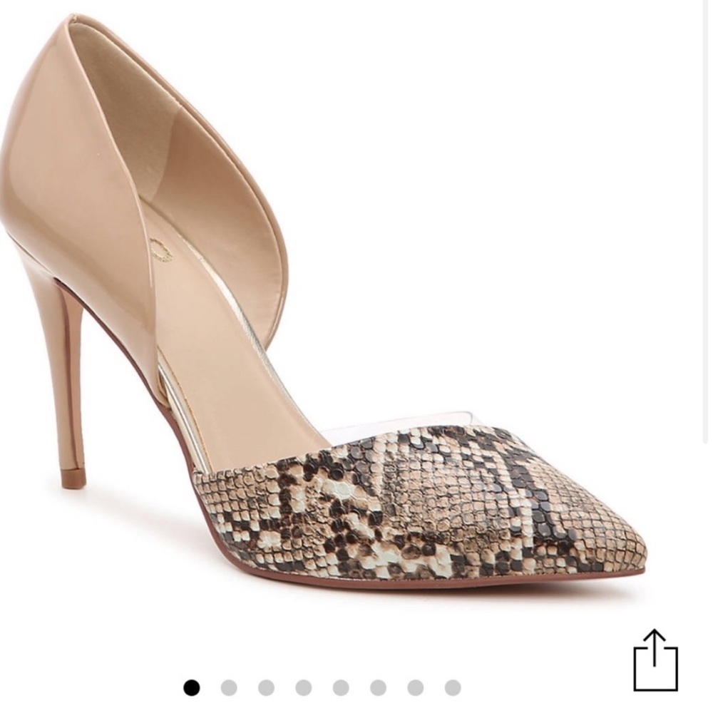 NWOT Hilani pump